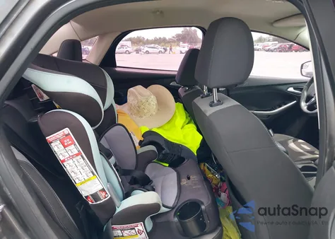 2012 Ford Focus Se z USA, uszkodzony, nr VIN 1FAHP3F25CL449272